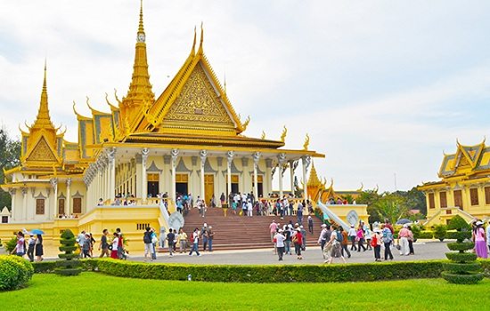 2. Quần thể cung điện Hoàng gia Campuchia