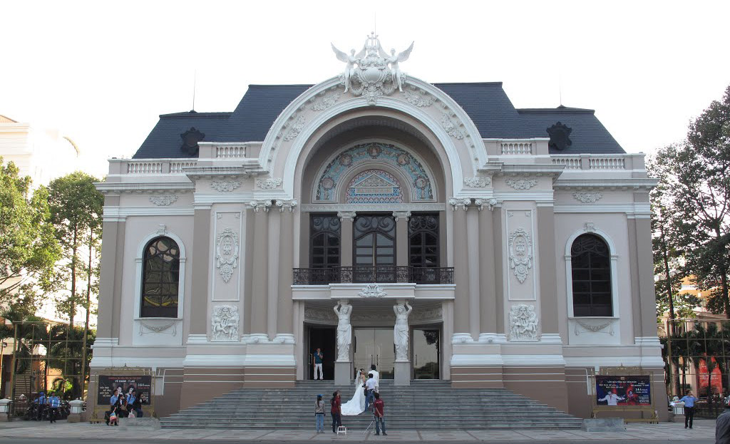 4. Nhà hát Thành phố 
